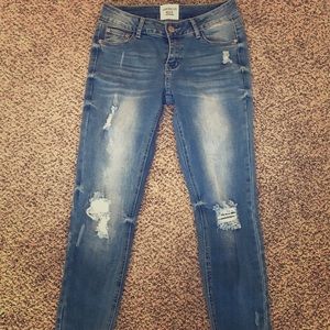 🔥3 for $20🔥 Distressed Jeans, Size 3